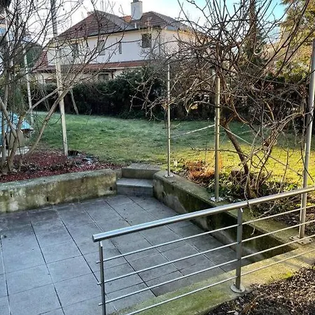 With Garden Apartment Krems an der Donau